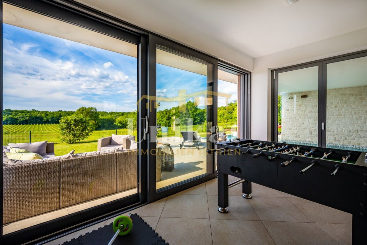 Casa di lusso con garage sotterraneo - 3 km dal mare